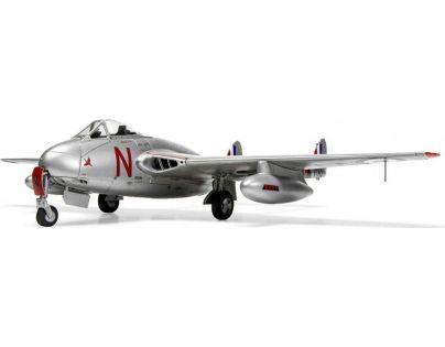 Airfix Classic Kit lietadlo A06107 de Havilland Vampire F.3