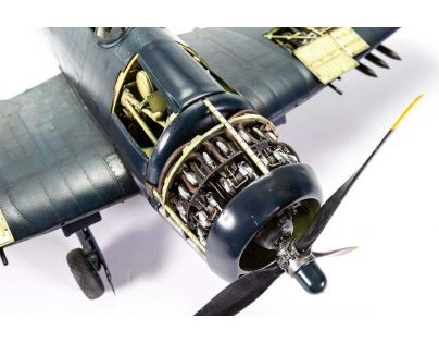 Airfix Classic Kit lietadlo A19004 Grumman F6F5 Hellcat 1:24