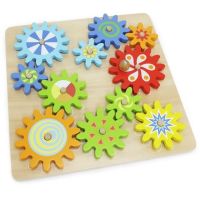 Babu Drevená hra so zúbkovanými kolieskami