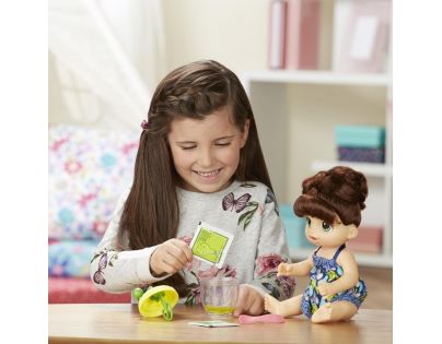 Baby Alive Tmavovlasá bábika s mixérom