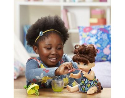 Baby Alive Tmavovlasá bábika s mixérom