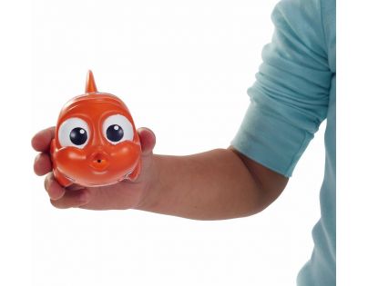 Bandai Hledá se Dory do vody Nemo
