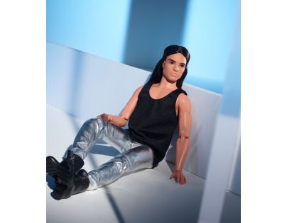 Barbie basic Ken s dlhými vlasmi