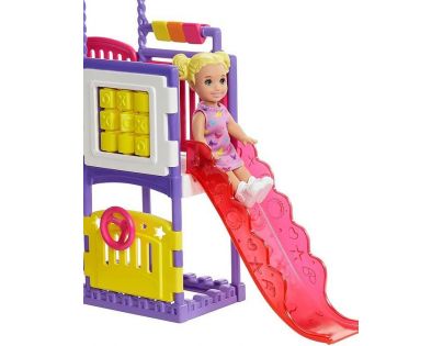 Barbie opatrovateľka na ihrisku herný set
