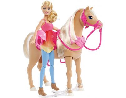 Barbie Panenka a tančící kůň