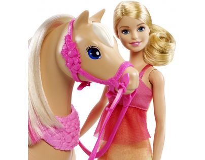 Barbie Panenka a tančící kůň