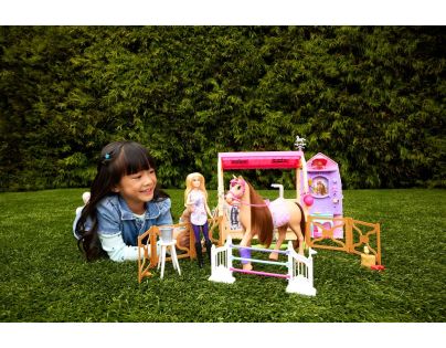 Barbie HXJ44 Stajne s koňom Pepper a bábikou