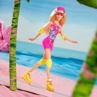 Barbie v ikonickom filmovom oblečku Kolieskové korčule 2