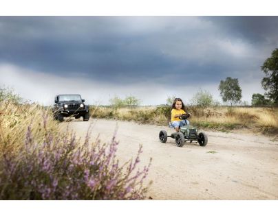 Berg Buzzy Jeep Sahara zelený