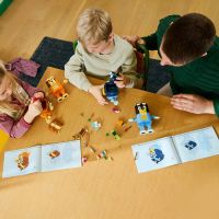 LEGO® Bluey 11217 Bluey a jej rodinka z kociek 6