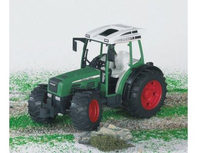Bruder 2100 Traktor Fend Farmer