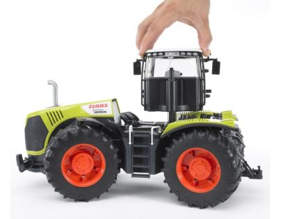 BRUDER 03015 Traktor Claas Xerion 5000