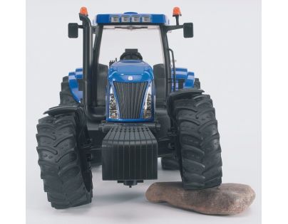BRUDER 03020 - Traktor New Holland TG285