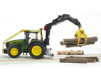 Bruder Traktor John Deere 7930 lesný traktor