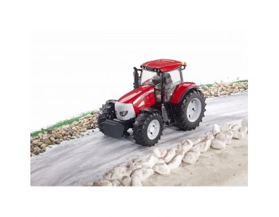 Bruder Traktor McCormick XTX 165