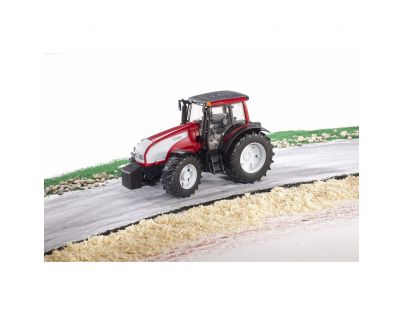 BRUDER 3070 Traktor VALTRA