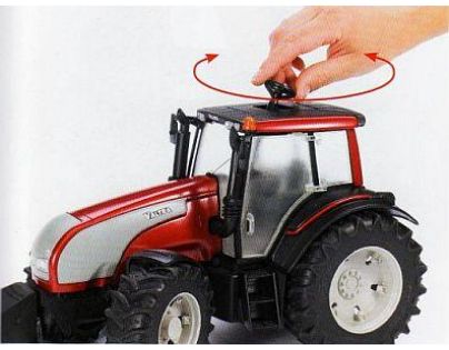BRUDER 3070 Traktor VALTRA