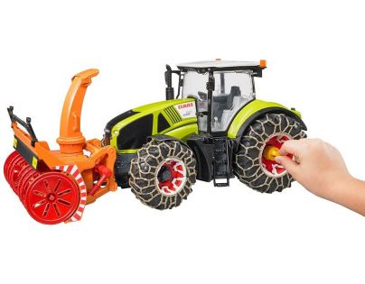 Bruder 3017 Traktor Claas Axion 950 sa snežnou frézou a reťaze1:16