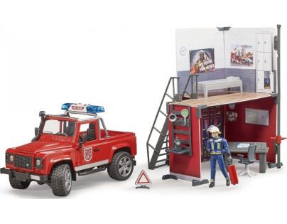 Bruder 62701 Land Rover Defender hasiči sa stanicou 1:16