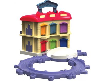 Chuggington kovové mašinky 54217 - Přenosný set s dvoupatrovým depem