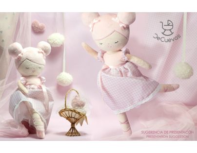 DeCuevas Plyšová bábika Niza 36 cm