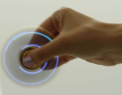 Ep Line Spinner Finger Neon se světlem Tyrkysovo červený
