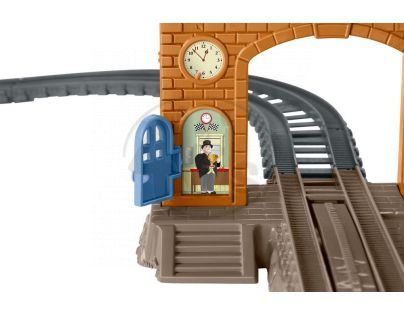 Fisher Price Mašinka Tomáš TrackMaster Startovací sada nádraží