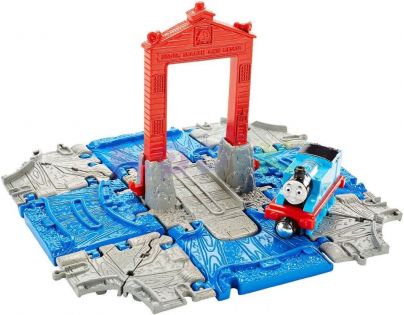 Fisher Price kostka s tratěmi
