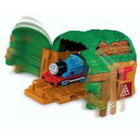 FISHER PRICE V8336 Mašinka Tomáš TrackMaster Cílové místo s akcí - Tomáš a podminovaný tunel 2