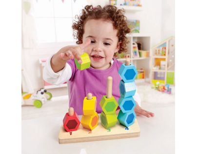 Hape navliekacie farebné šesťboké tvary