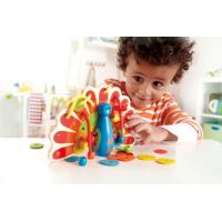 Hape drevený prevliekací a šnurovací páv 5