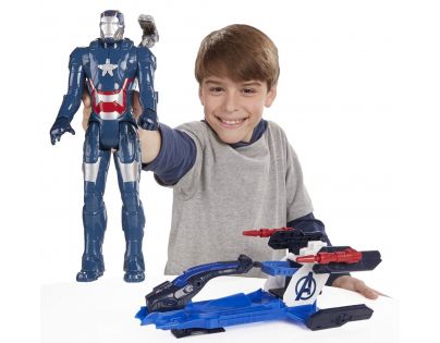 Hasbro Avengers Akční figurka s novým vozem 30cm - Iron Patriot