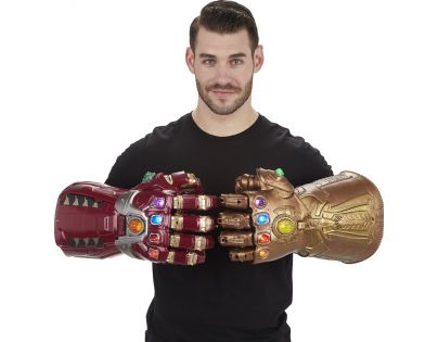 Hasbro Avengers Legends zberateľská Hulkova rukavice