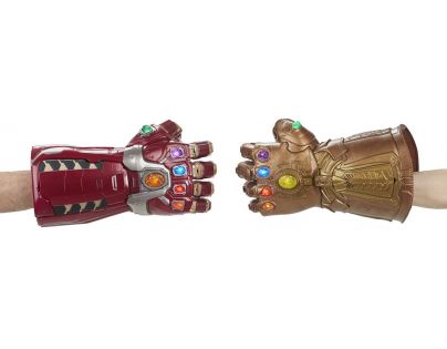 Hasbro Avengers Legends zberateľská Hulkova rukavice