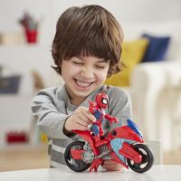 Hasbro Avengers Super Heroes figúrka a motorka Spider-Man 4