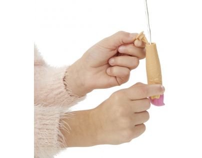 Hasbro Disney Princess Panenka s vybarvovací sukní - Locika