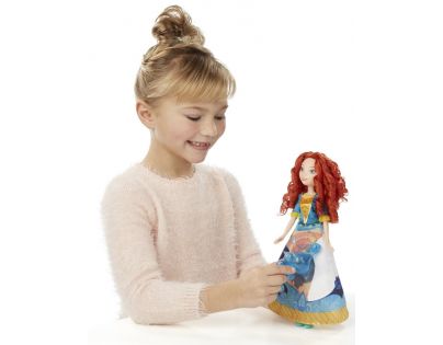 Hasbro Disney Princess Panenka s vybarvovací sukní Merida