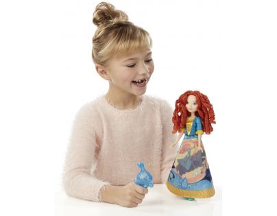 Hasbro Disney Princess Panenka s vybarvovací sukní Merida