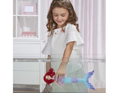 Hasbro Disney Princess Princezna Ariel mořská panna