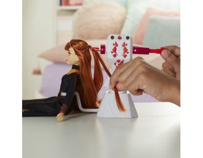 Hasbro Frozen 2 Anna a česaci set