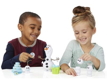 Hasbro Frozen Ľadové kráľovstvo Olaf s párty doplnkami