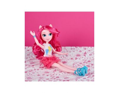 Hasbro My Little Pony Equestrii Girls bábika Aj Pinkie Pie