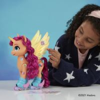Hasbro My Little Pony Figúrka Sunny spieva a korčuluje 4