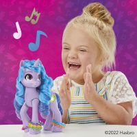 Hasbro My Little Pony Izzy objav v sebe iskru 2