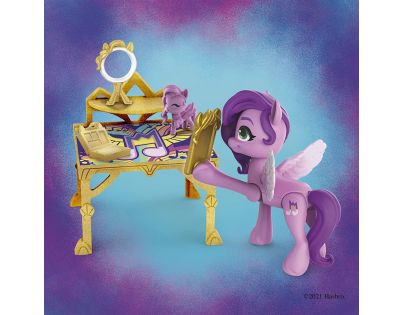 Hasbro My Little Pony Kráľovská komnata Premena