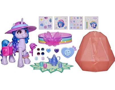 Hasbro My Little Pony Křišťálové dobrodružství s poníky Izzy Moonbow