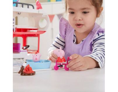 Hasbro Prasiatko Peppa karavan na cesty