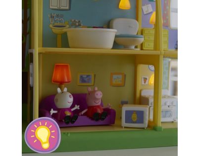 Hasbro Prasiatko Peppa Peppino domček od radovánok až do postieľky