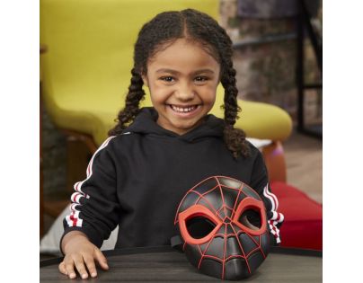 Hasbro SpiderMan základná maska čierna