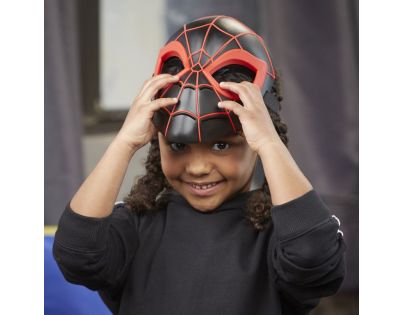 Hasbro SpiderMan základná maska čierna